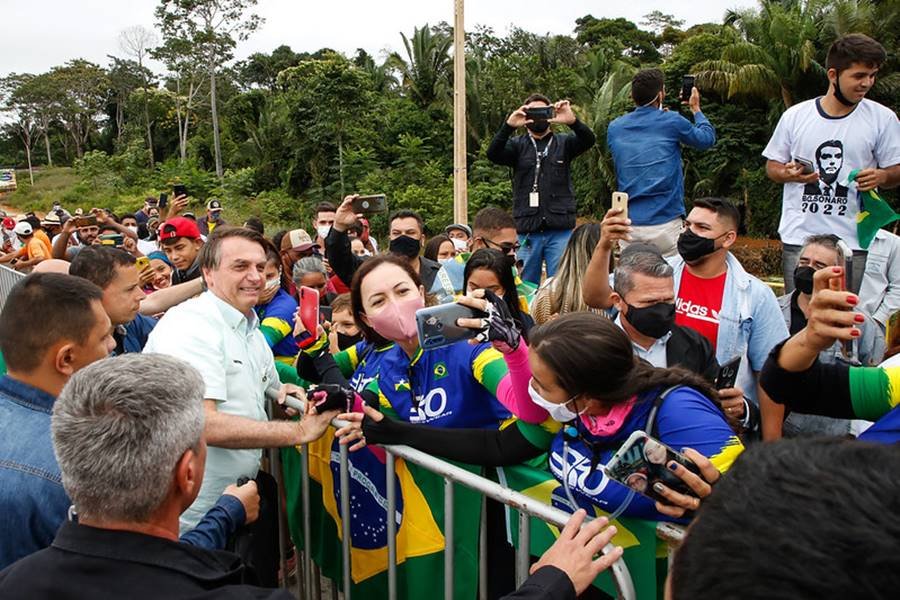 O presidente Jair Bolsonaro e apoiadores