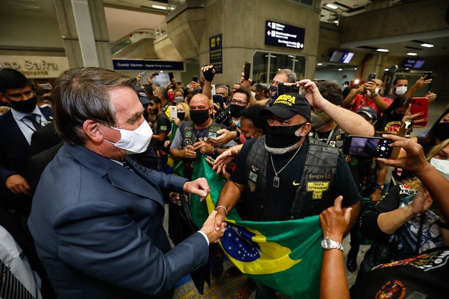 O presidente Jair Bolsonaro e apoiadores