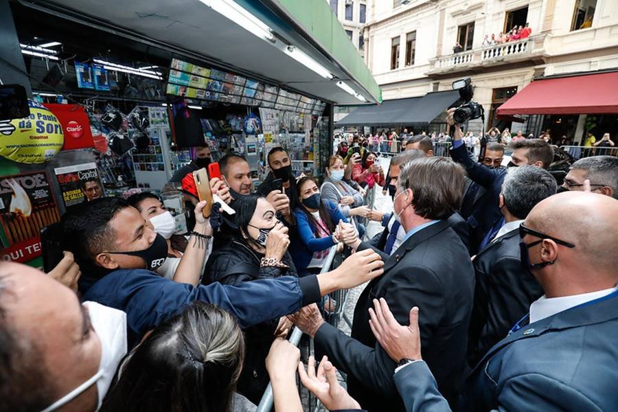 O presidente Jair Bolsonaro e apoiadores