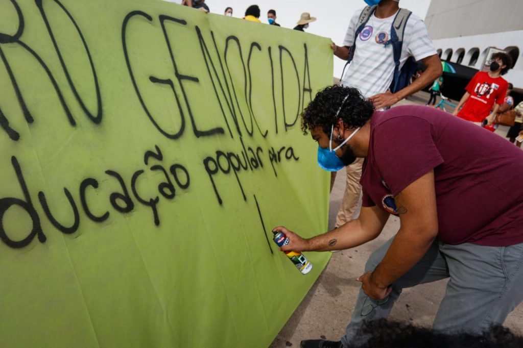 Manifestação no Museu Nacional em Brasilia pedindo a saída de Jair Bolsonaro da Presidência da República