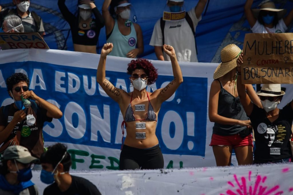 Manifestação pedindo a saída do presidente Jair Bolsonaro da Presidência da República em brasília 9