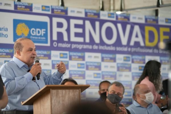 Ibaneis Rocha inaugura o Renova-DF