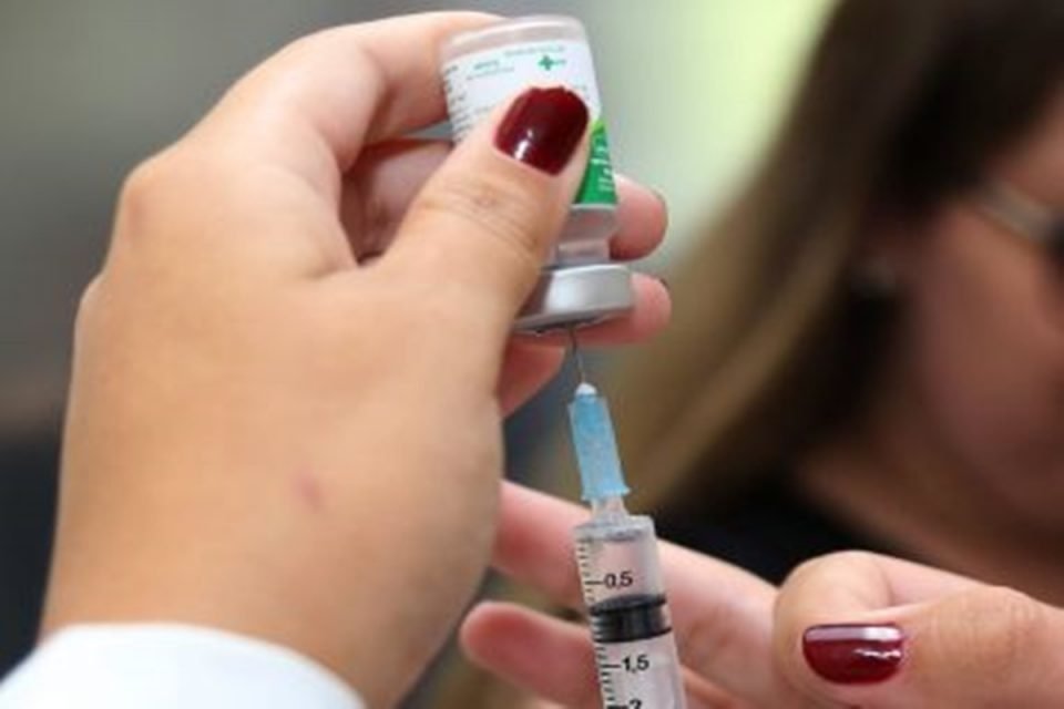 Influenza: Anápolis beginnt mit der Impfung bei älteren Menschen und Angehörigen der Gesundheitsberufe