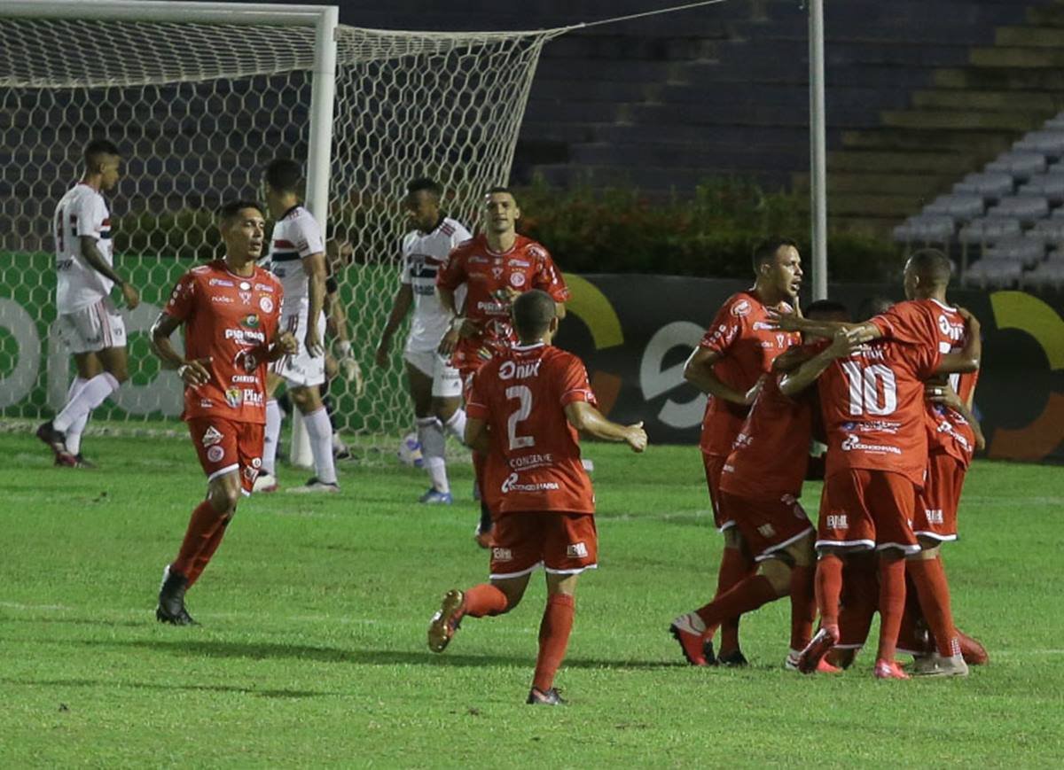 Em jogo com duas viradas, São Paulo bate o Bahia no Brasileiro Feminino -  Lance!