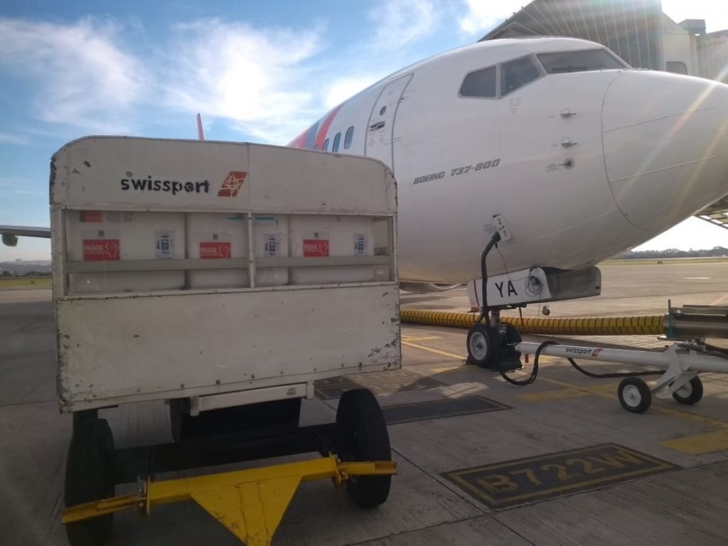 Vacinas e avião