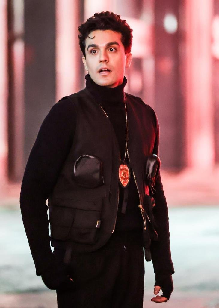 luan santana vestido de policial em clipe de morena