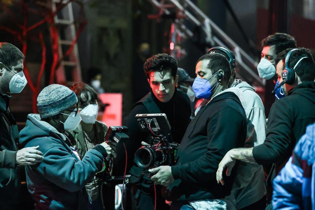 luan santana vestido de policial em clipe de morena