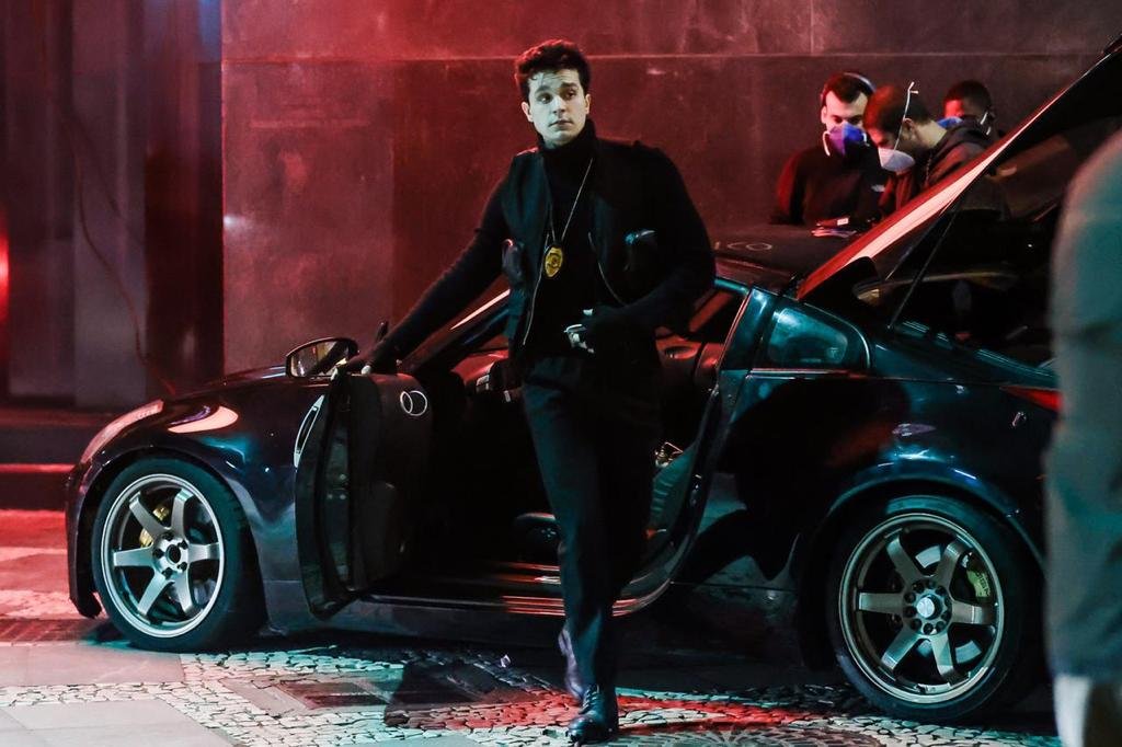 luan santana vestido de policial em clipe de morena