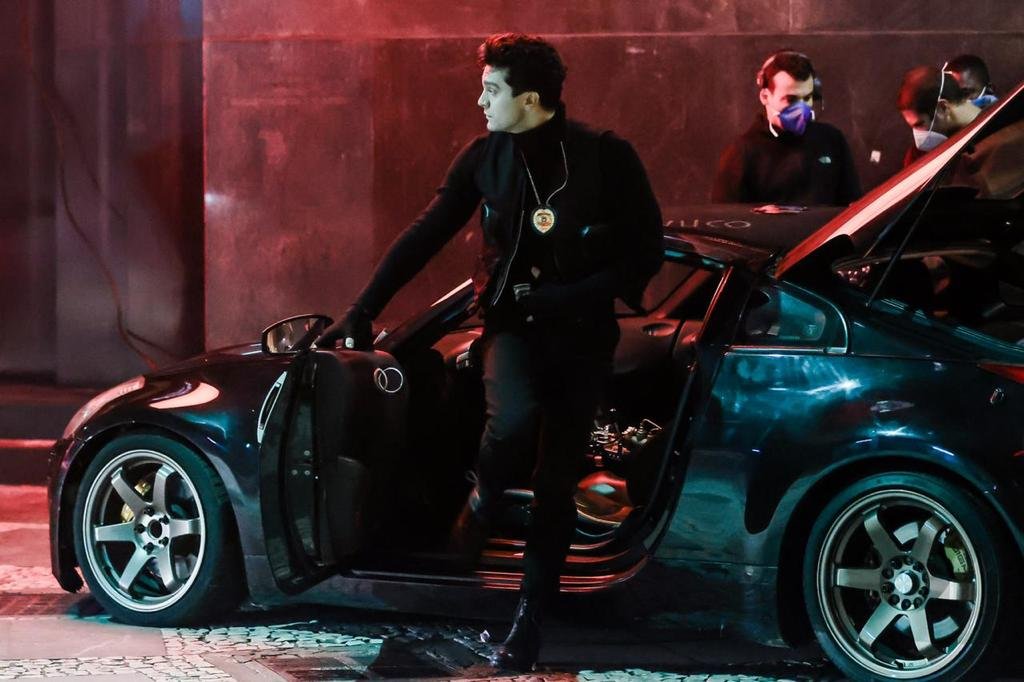 luan santana vestido de policial em clipe de morena