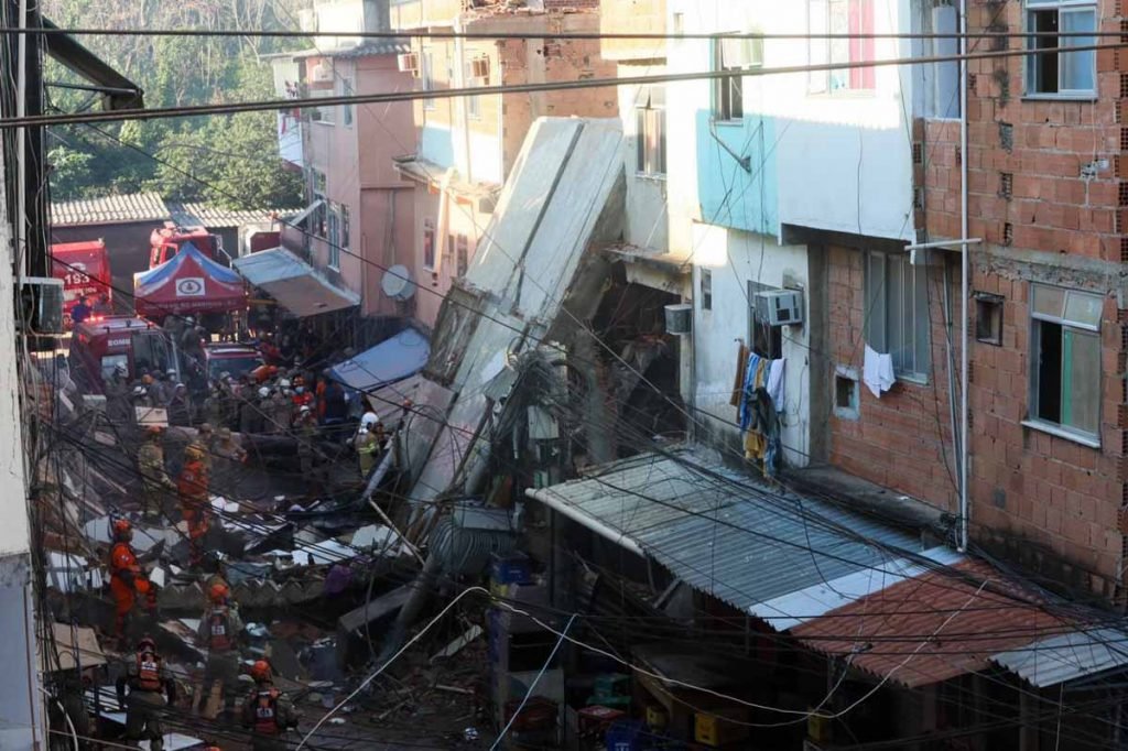 Prédio desaba em Rio das Pedras, na zona oeste do Rio
