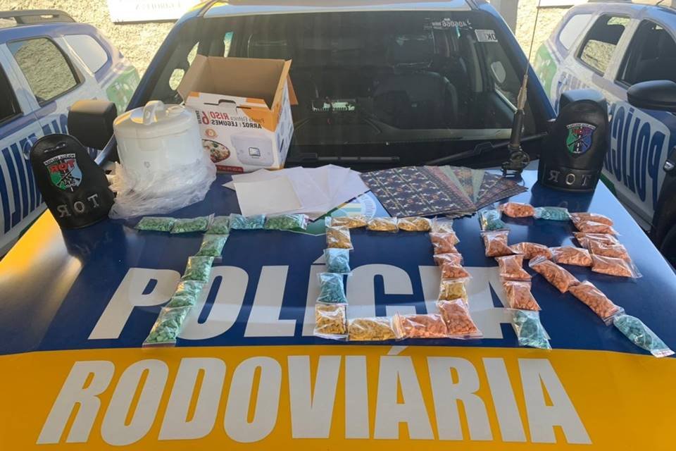 Polícia descobre panela elétrica com ecstasy dentro, em goiás