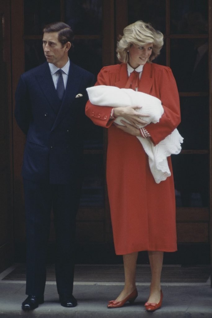 Príncipe Charles e Diana com Harry