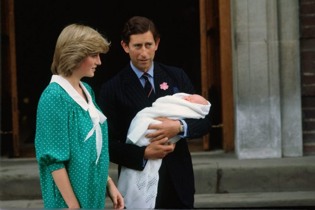 Princesa Diana e príncipe Charles com William