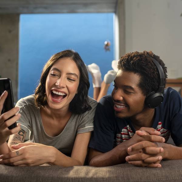 Casal em campanha da Lupo para o Dia dos Namorados 2021