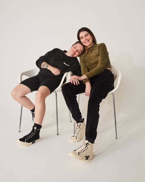 Casal em campanha de Dia dos Namorados 2021 da Fiever