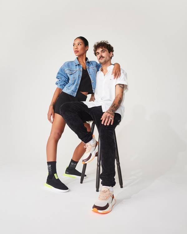 Casal em campanha de Dia dos Namorados 2021 da Fiever