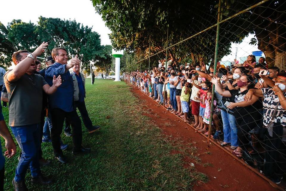 parada não programada do presidente jair bolsonaro em goiás, ele passou por terezópolis de goiás, antes de voltar para Brasília, após cumprir agenda no estado