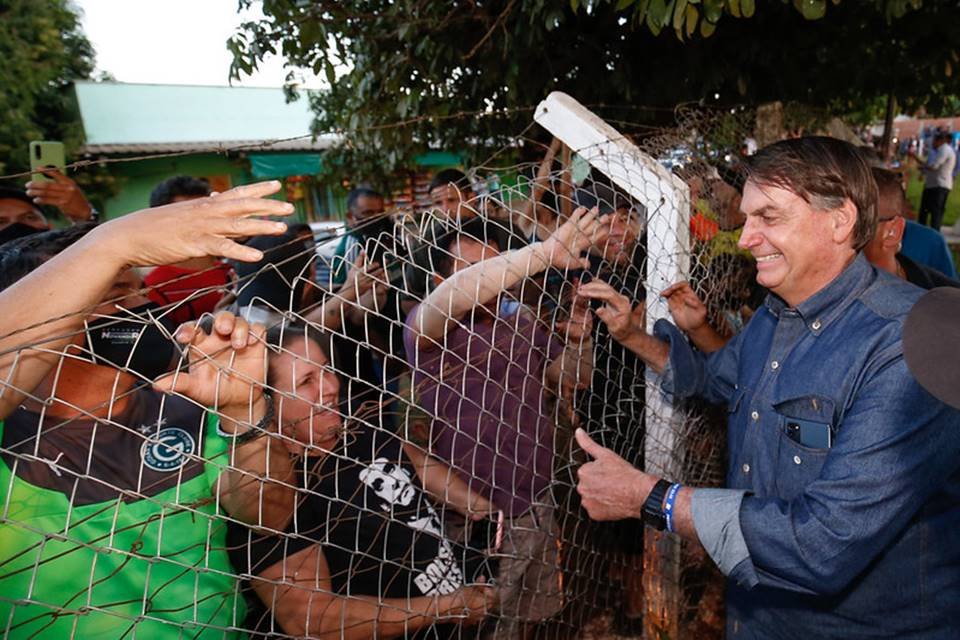 parada não programada do presidente jair bolsonaro em goiás, ele passou por terezópolis de goiás, antes de voltar para Brasília, após cumprir agenda no estado