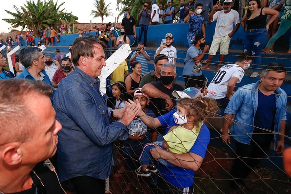 parada não programada do presidente jair bolsonaro em goiás, ele passou por terezópolis de goiás, antes de voltar para Brasília, após cumprir agenda no estado