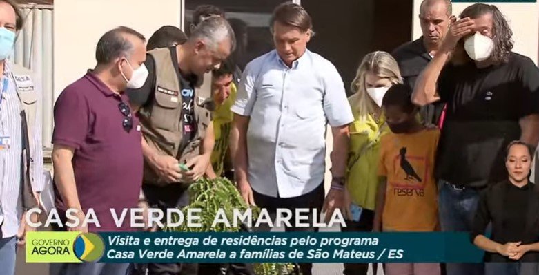bolsonaro planta árvore