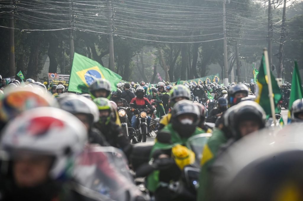 Presidente Jair Bolsonaro participa de motociata em SP