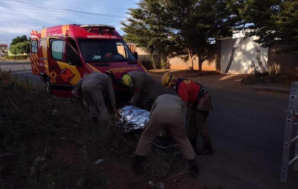 Resgate de adolescente que caiu em cisterna em Luziânia (GO)