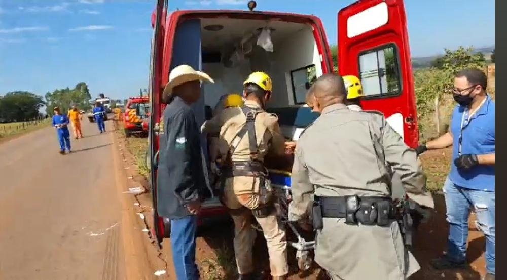 Resgate de adolescente que caiu em cisterna em Santa Helena de Goiás