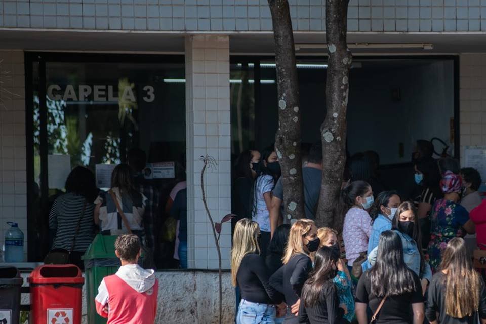 Enterro vítimas chacina no DF