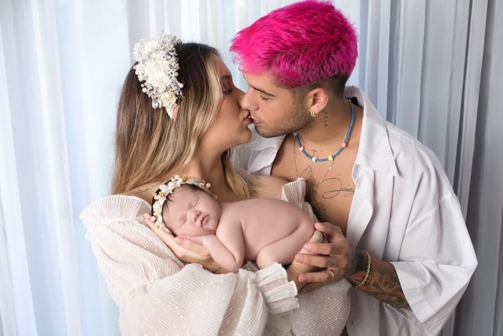 Zé Felipe, a esposa e a filha