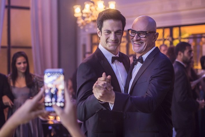 Pedrinho Guimarães (Marcos Caruso)e Eric (Mateus Solano) em Pega Pega