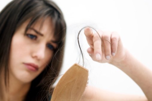 Sonhar que o seu cabelo cai: o que significa?