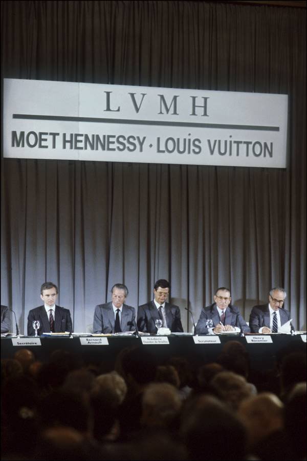 Bernard Arnault em assembleia da LVMH em 1989 