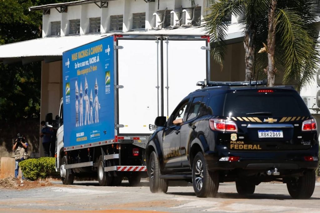 chegada do 1º lote da vacina da janssen em goiás