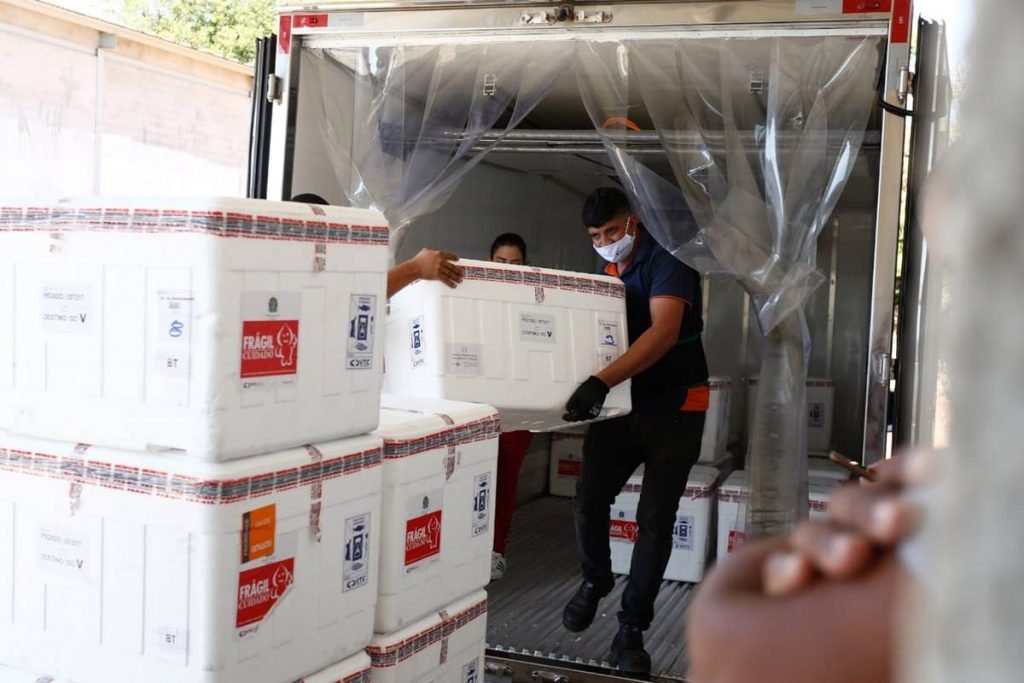 Chegada de lotes de vacina da Covid a Goiás