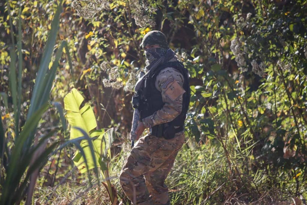 Agentes do Batalhão de Operações Especiais realizam operação