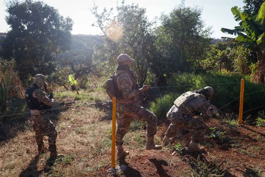 Agentes do Batalhão de Operações Especiais realizam operação