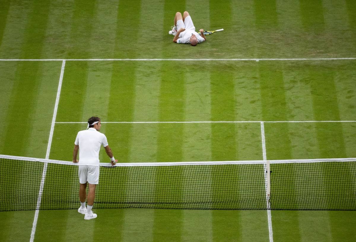 Roger Federer vence em estreia em Wimbledon
