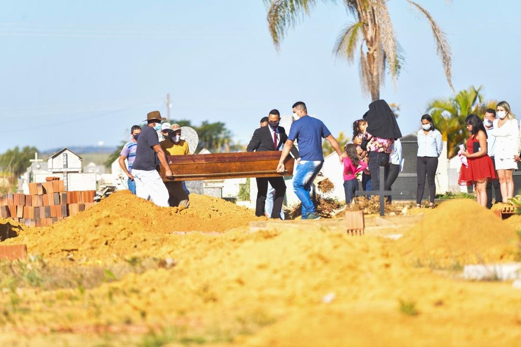Enterro de Lázaro Barbosa, no Entorno do DF
