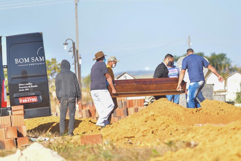 Enterro de Lázaro Barbosa, no Entorno do DF