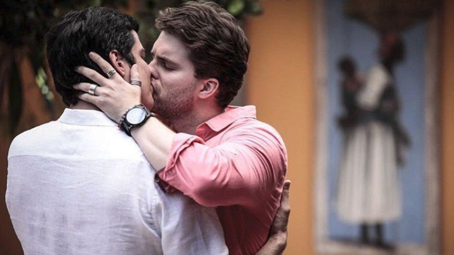 Félix (Mateus Solano) e Niko (Thiago Fragoso) em Amor à vida