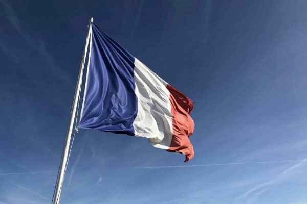 França: nova Previdência é aprovada e aposentadoria será aos 64 anos