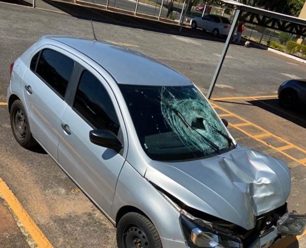 carro de suspeito de ter atropelado e matado mulher no DF