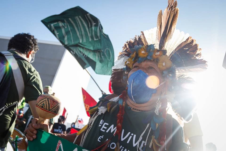 Manifestantes começam a se reunir na frente do Museu Nacional para ato contra o Presidente Jair Bolsonaro em Brasília. Fotos: Arthur Menescal/Especial Metrópoles