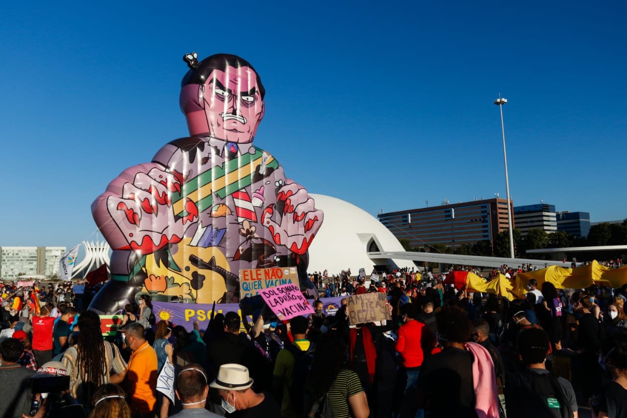 Manifestantes pedem saída de Bolsonaro e vacinas contra Covid-19