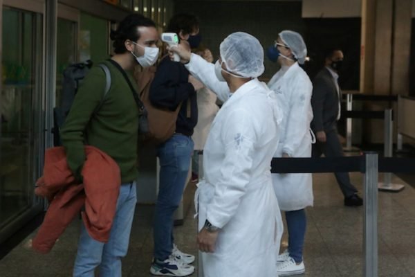 São Paulo encontra indícios de transmissão coletiva de nova variante do coronavírus