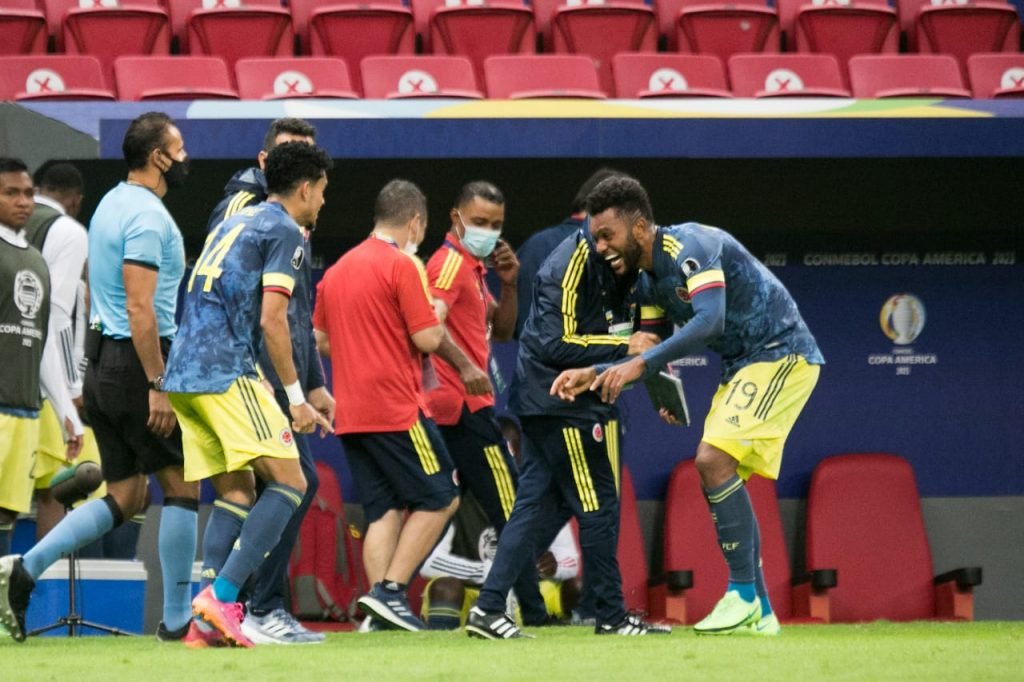 A partida Colômbia x Peru acaba com gol de Diaz e placar de 3x2 para a Colômbia, que conquista o 3⁰ lugar da Comembol copa america