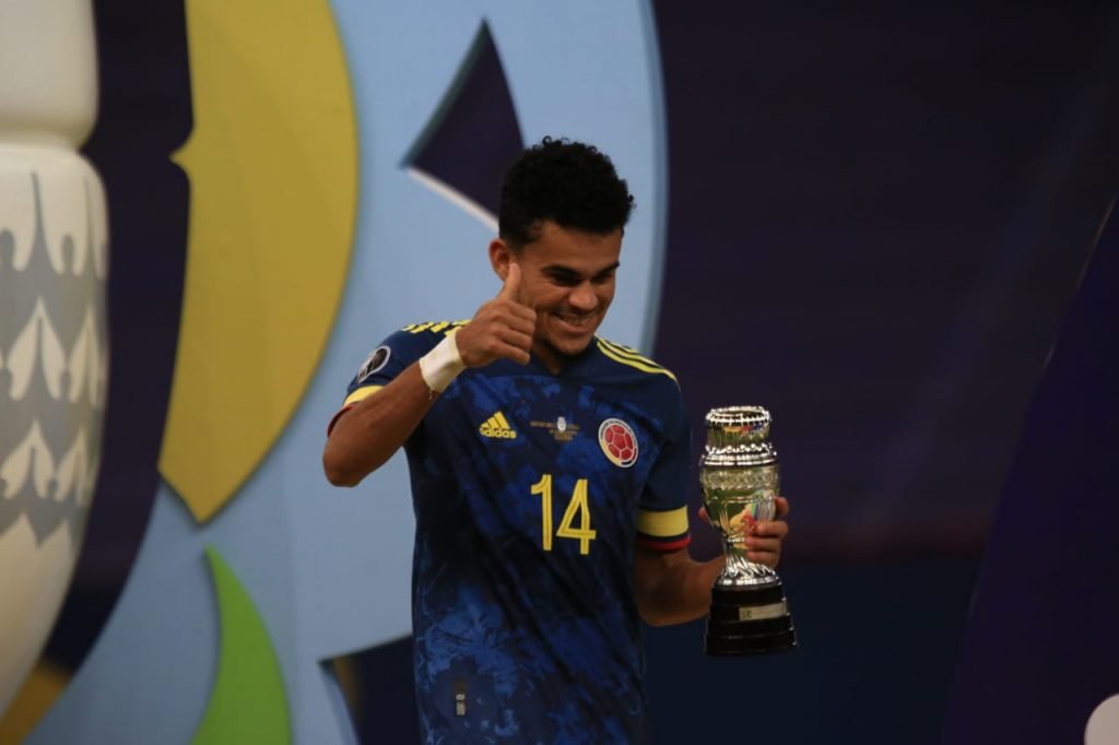 A partida Colômbia x Peru acaba com gol de Diaz e placar de 3x2 para a Colômbia, que conquista o 3⁰ lugar da Comembol copa america