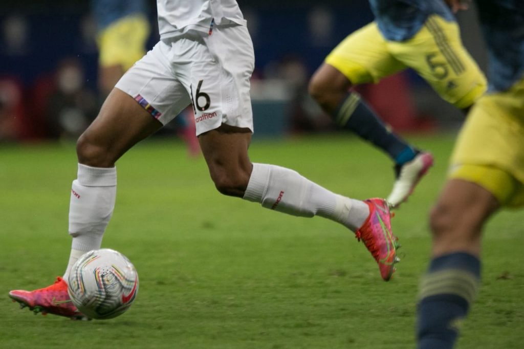 A partida Colômbia x Peru acaba com gol de Diaz e placar de 3x2 para a Colômbia, que conquista o 3⁰ lugar da Comembol copa america
