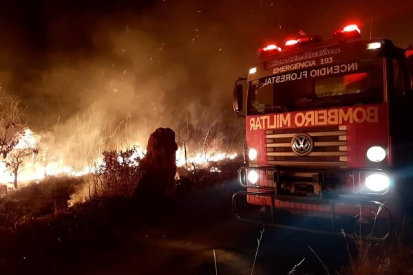 Parque Nacional das Emas, em Goiás, em chamas