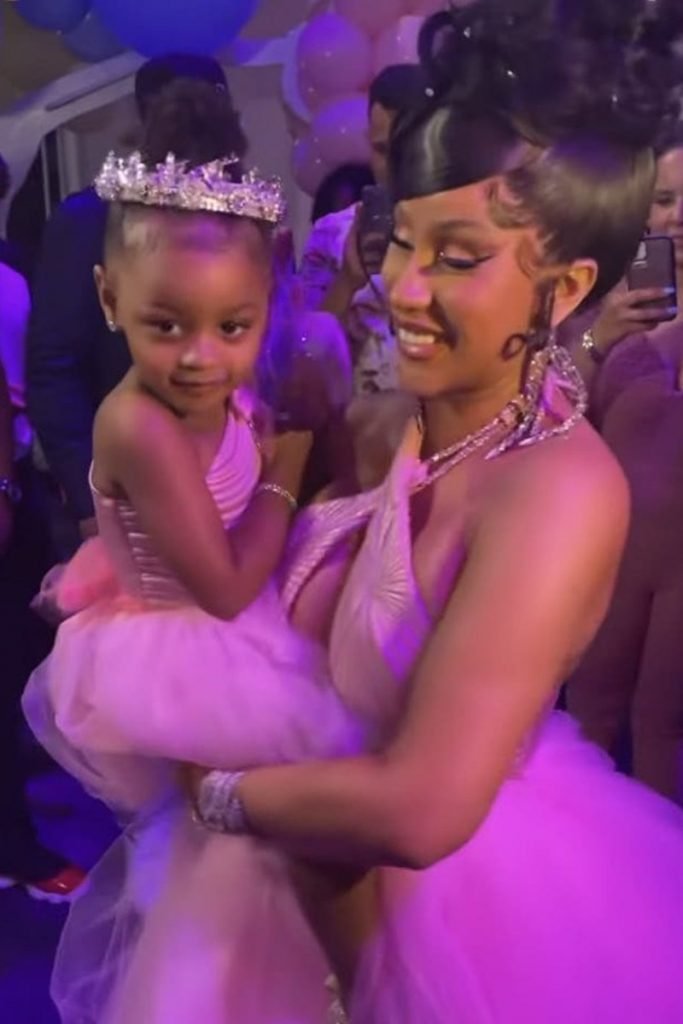 Kulture e Cardi B